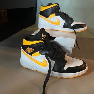 AIR Jordan 1 Mid SE 'White Laser Orange' Mens 10.5